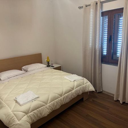 Vila Alba 1 Korce Exterior foto